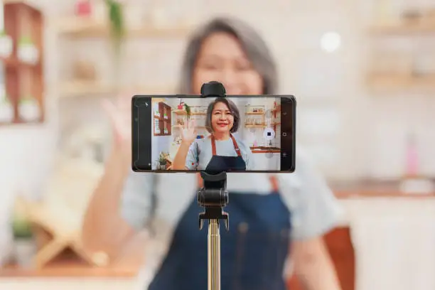 creator filming a food review